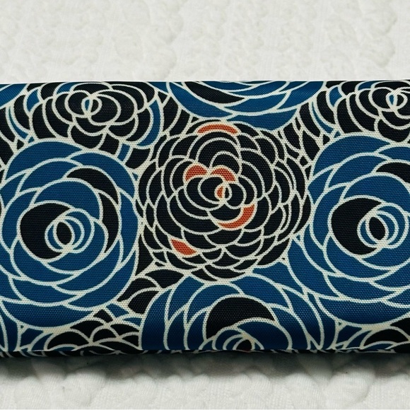 New Teddi Printed Wallet Wallet, Piercing Posies, One Size - Picture 2 of 8